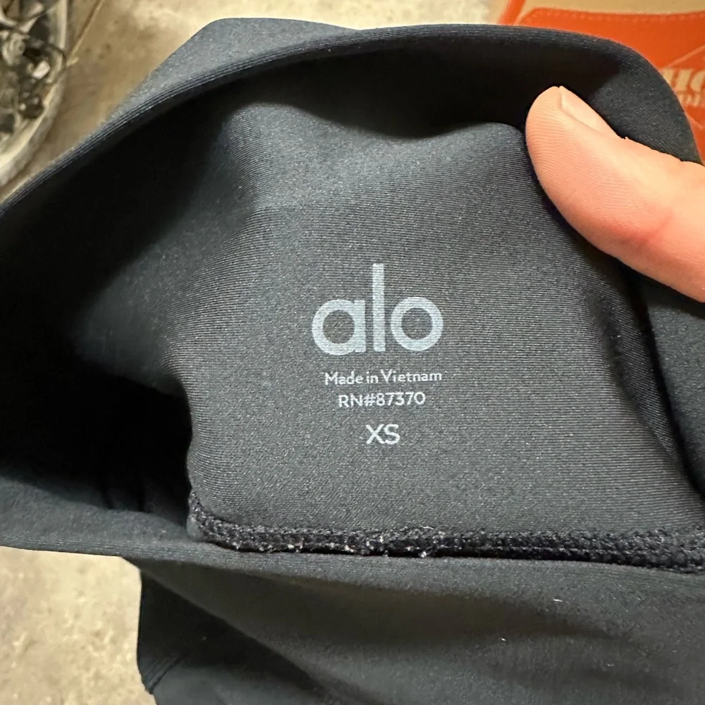 ALO Yoga | Pants & Jumpsuits | Alo Yoga Pants Rare Size Xs Black